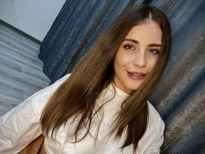 SelenaJenner Stripchat Model